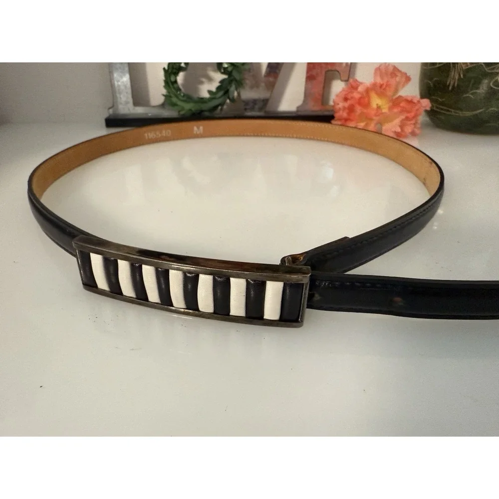 Black Leather Belt‎ Unique Blk & White Leather Striped Buckle Vtg Size M 28